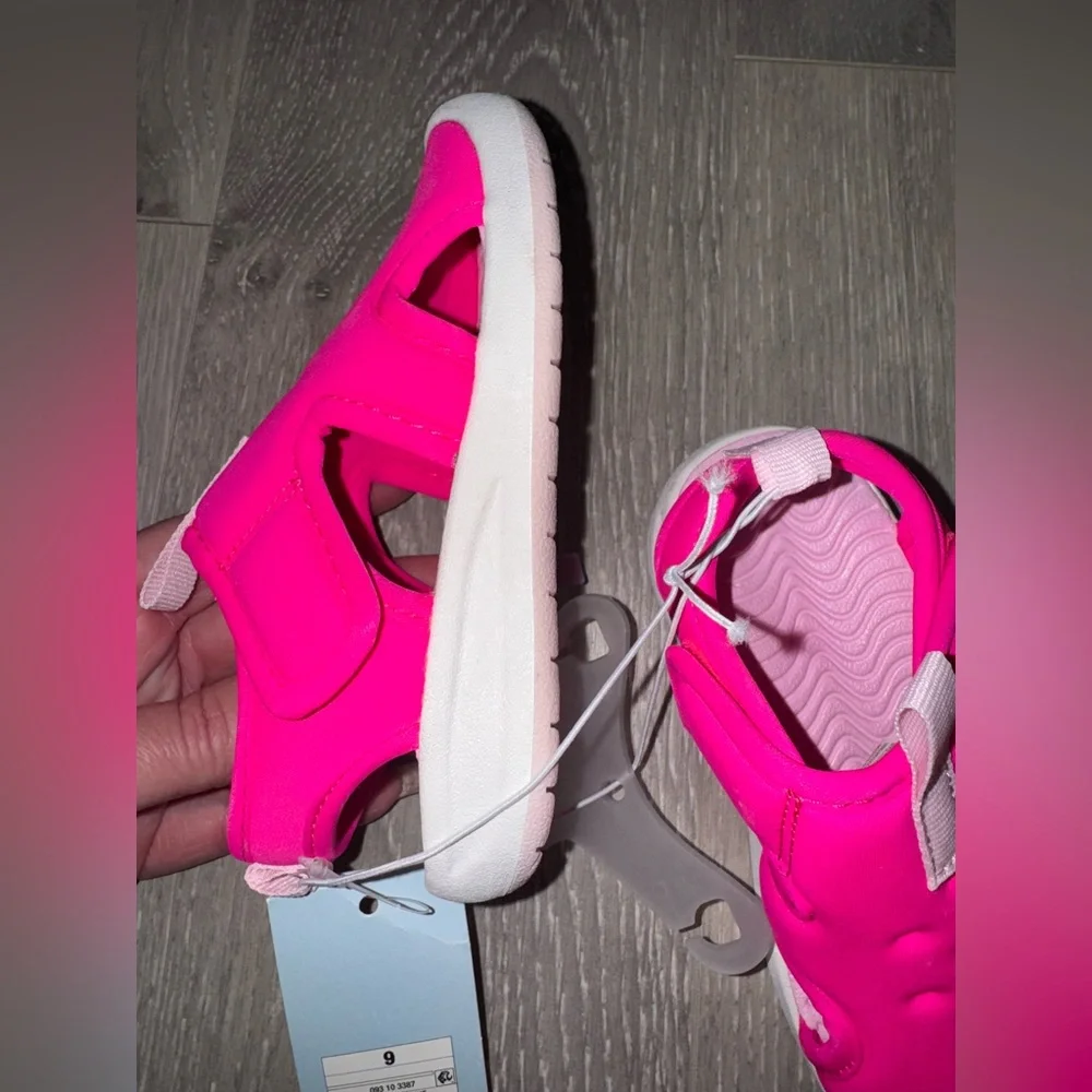 Cat & Jack Toddler Girls Hot Pink Supportive Water Shoes, Sz 9